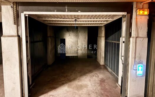 Garage en sous sol 12 m²
